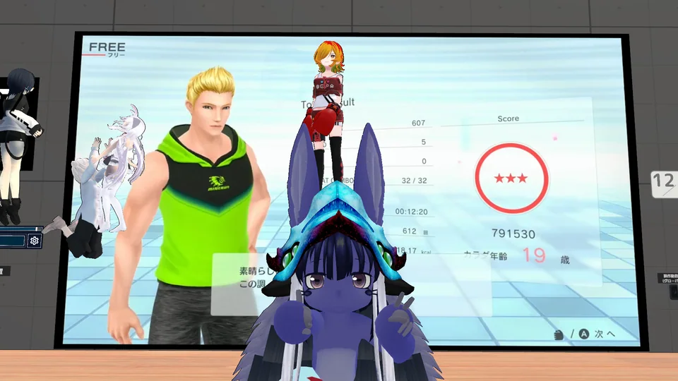 運営者がVRChatで別途撮影した参考写真。ゲームの結果画面の前に集まるアバター。記事に登場するテトリスそのものではない。